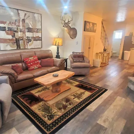 Claim Jumper Townhouse 07 - On The River - Across From The Fishing Ponds - Wifi - Cable - Near Ski Area - Wood Burning Fireplace